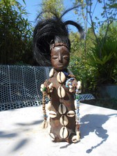 Ancienne statue poupée