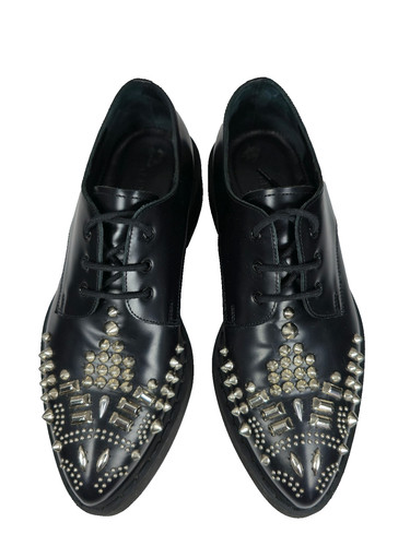 Chaussures noires cloutées