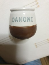 Ancien pot de yaourt DANONE  En Grès Pub 