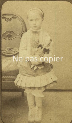 Enfant poupée vers - poupée,