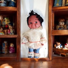 Poupée Eskimo Vintage en Fourrure Véritable - Pièce Rare !