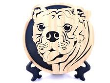 Portrait en bois découpé de chien "LE BOULEDOGUE AMÉRICAIN "