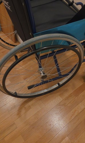 Fauteuil roulant pliant sans - fauteuil,