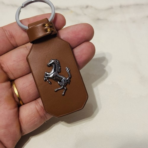Ferrari brun porte clés - ferrari, en