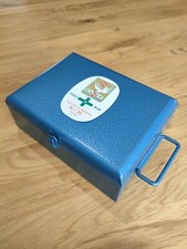 ANCIENNE TROUSSE DE SECOURS TÔLE ÉMAILLÉE VIDE METAL MILITARIA ? CROIX VERTE