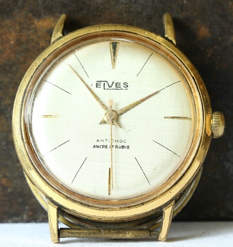 Montre mécanique ancienne -  montre,