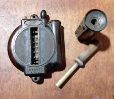 Très ancien Briquet Allume Gaz Mural a Alcool, en Bakélite SYRUS.