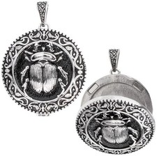 Pendentif scarabée ouvrant