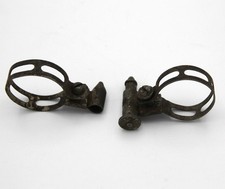 2 Collier support pompe ancien