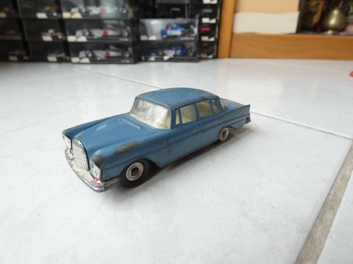 Mercedes 220 186 dinky - mercedes,