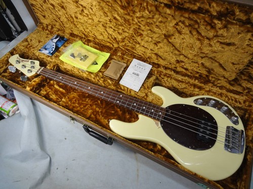 Ernie ball music man - ernie,