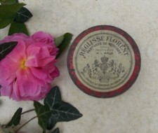 ANCIENNE BOITE  EN TOLE FER