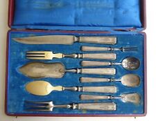  Ménagère ancienne en