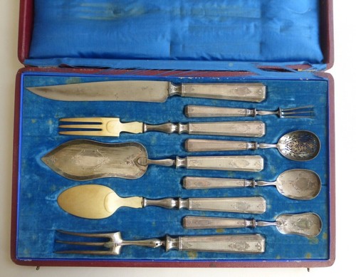  Ménagère ancienne en