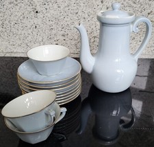 Service à café ou à thé en porcelaine de Limoges F.R.G. couleur bleu clair