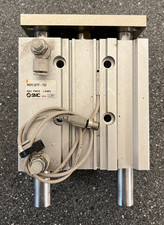 Cylindre pneumatique guidé