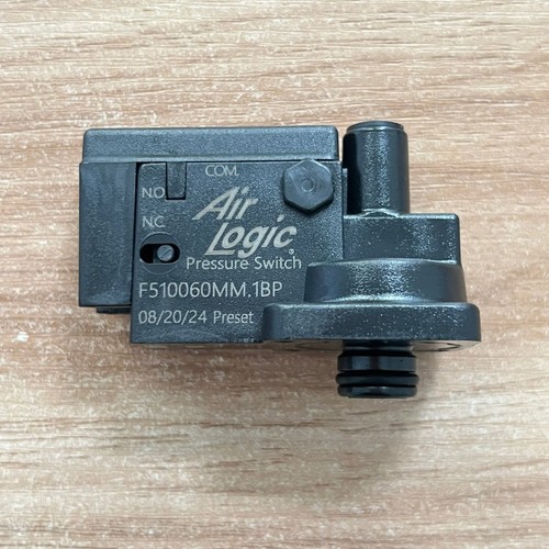 Manifold mount pressure switch - mount,