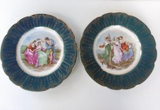 DEUX GRANDES ASSIETTES