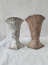 2 vases en faience imitation