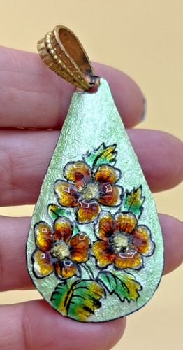 Bijou enamel flowers pendentif