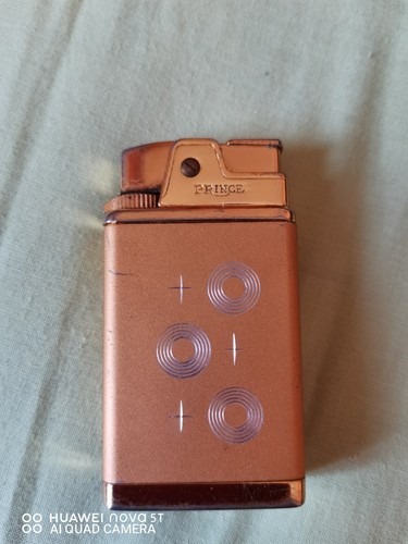 Briquet musical gaz - briquet, À