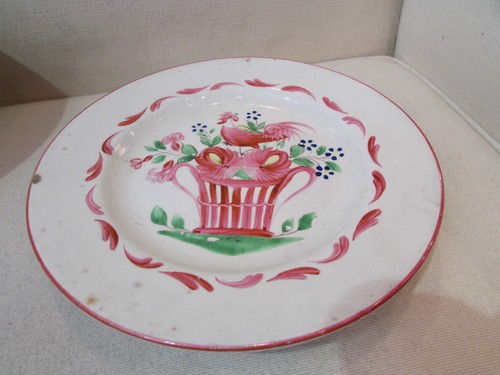 Ancienne assiette sur pied - assiette,