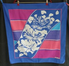 Foulard vintage signé Norma