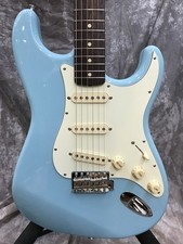 (Fender Japan) Guitare