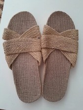 Claquettes, Nus pieds en