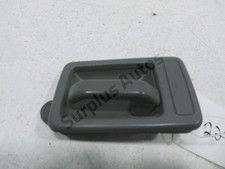 POIGNEE INTERIEURE PORTE ARRIERE DROITE 914441 PEUGEOT 205 phase 2 / NE 228106