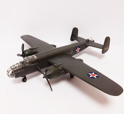 Maquette avion bombardier 25 - avion,