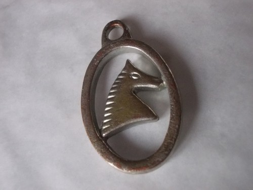 Pendentif cheval médaillon