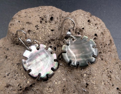 Boucles oreilles nacre de - en,
