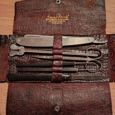 Ancienne trousse de