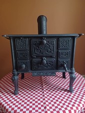 Très ancienne cuisinière de