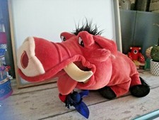 Grande peluche 40 cm Pumba avec insectes Roi lion Disneyland  + cadeau