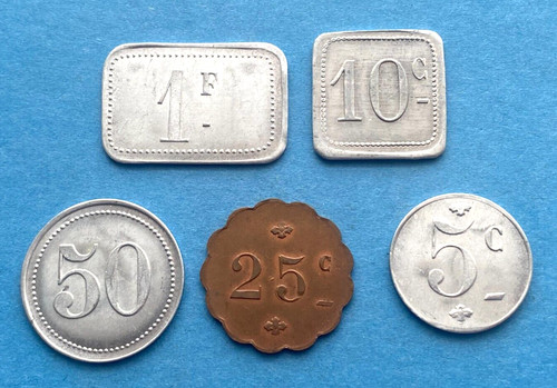 Beau lot 5 jetons - 5,