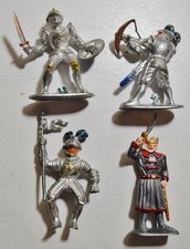 Lot de 4 Figurines MOYEN-AGE /