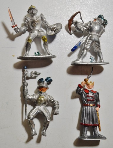 Lot figurines moyen age - de, /