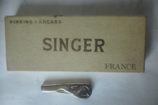 ancien ciseaux a cranter et roulette a tracer singer