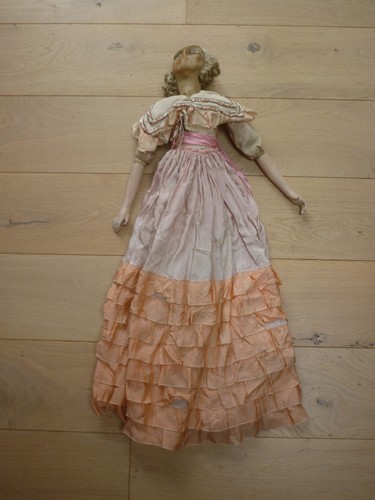 Ancienne poupée boudoir avec