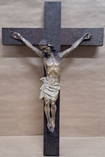 Crucifix taille bois