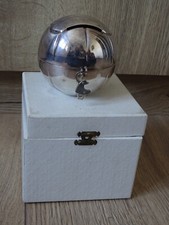 Tirelire en métal argenté en