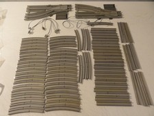 Lego train 12v lot  rails central droit et courbe câbles aiguillages 84 pièces