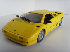 1) Voiture Lamborghini Diablo 1/18e métal miniature modèle réduit Maisto ELF