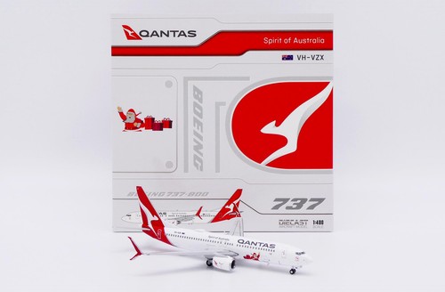 Qantas boeing 737 800 santa - 737-800,