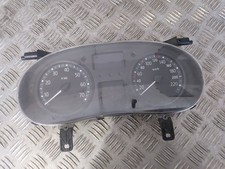 Bloc Compteur - RENAULT CLIO II (2) PHASE II (2) 1.5L DCI 65CV Réf 8200276525-A