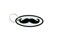 Porte cle cles clef brode