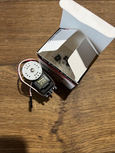 Hitec servo 300 - servo,