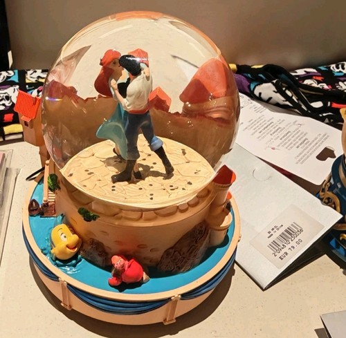 Snow globe boule à neige - /,